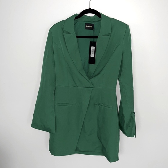 DO+BE Dresses & Skirts - DE+BE NWT medium grass green blazer dress with side zip